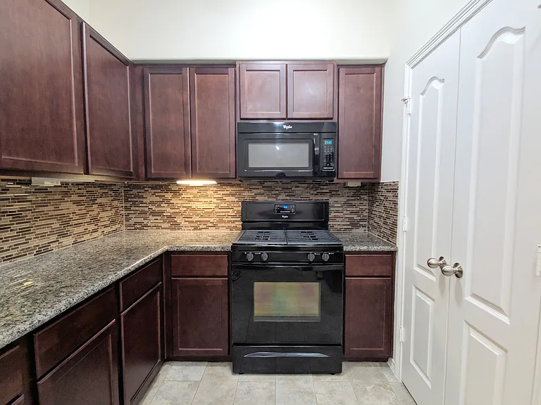8117 Silverton Creek Ln — Photo 8