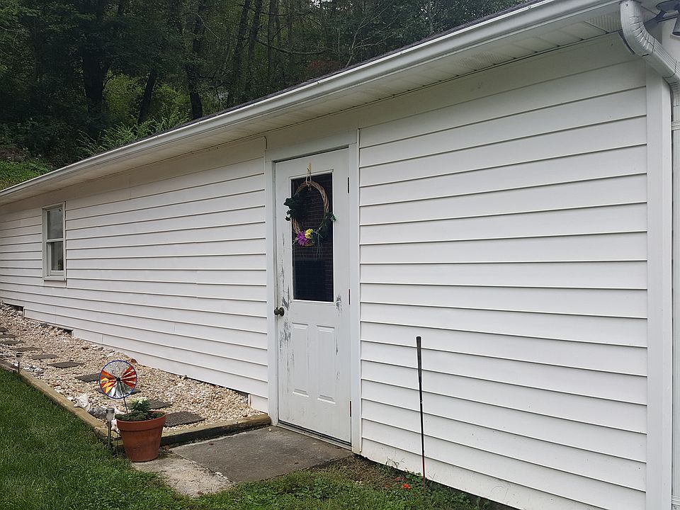 2nd image of 823 Orchard Hill Rd