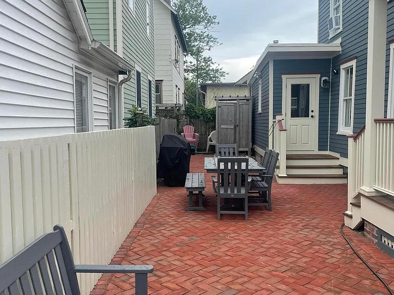 64 Abbott Ave — Photo 2