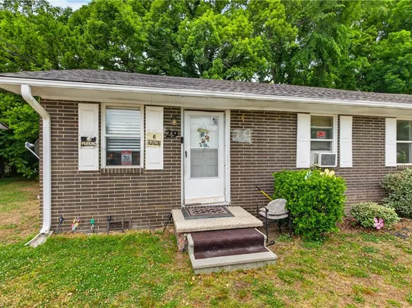 29 Hunter St, Thomasville, NC 27360