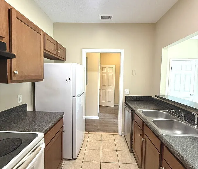1050 Harry Hagan Rd #3B — Photo 6