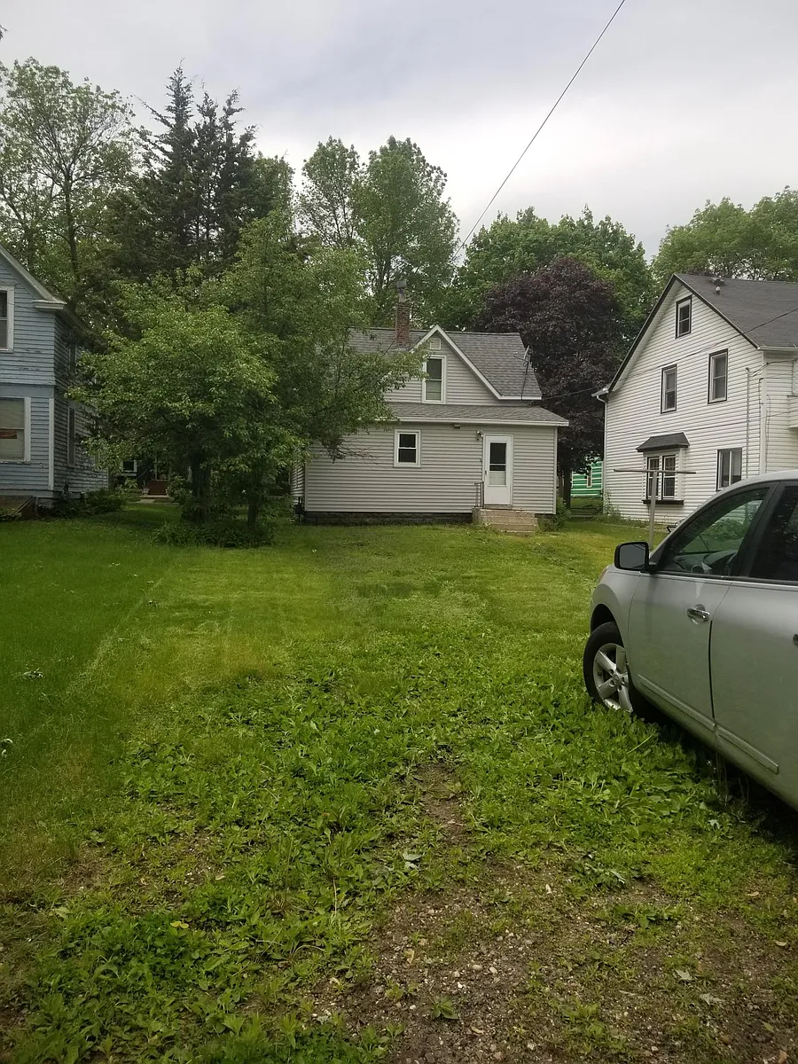 Back House - 114 N 7th St