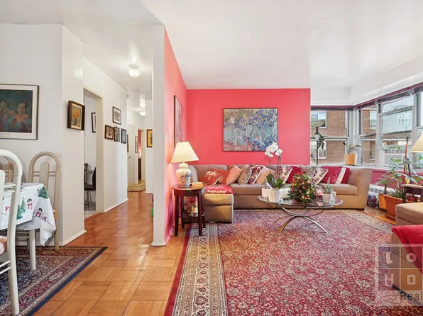 570 Grand Street H1405 image 3 of 20