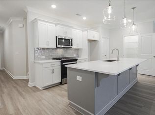909 Agate Ln, Lawrenceville, GA 30043