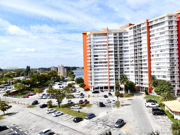2nd image of 1351 NE Miami Gardens Dr APT 722E