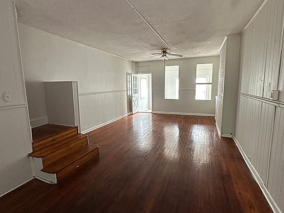 5th image of 135 W Courtland St