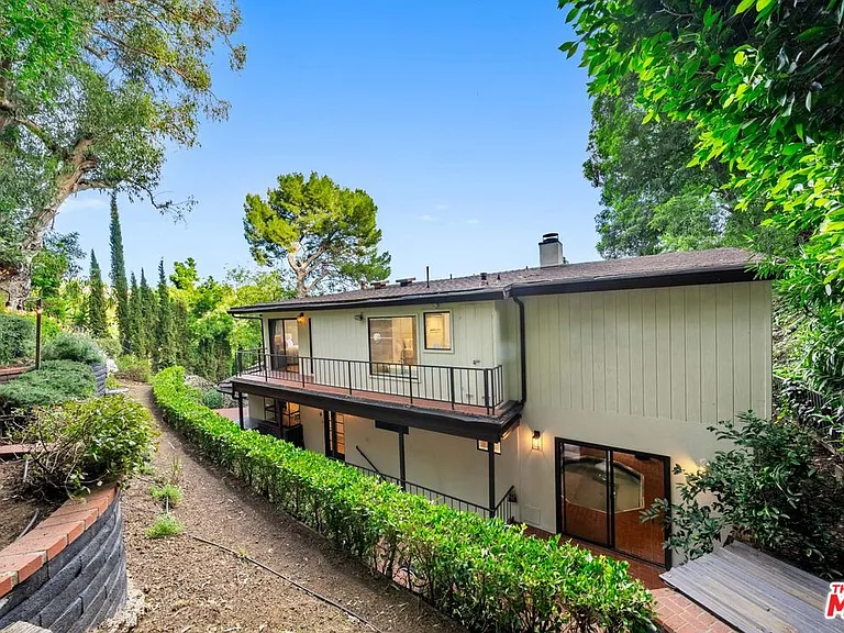 9305 Beverly Crest Dr — Photo 60