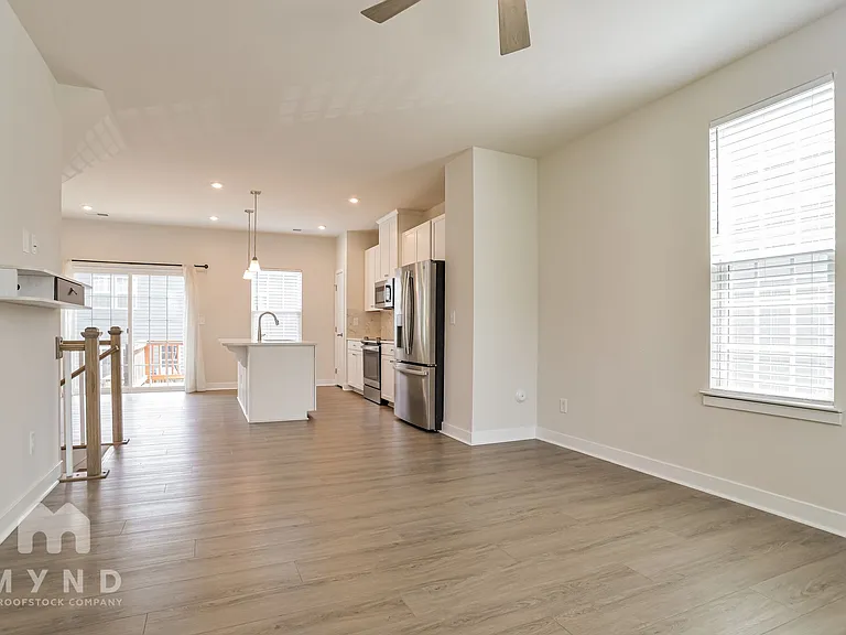 2423 Dr Carver Rd — Photo 5