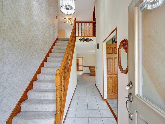 4th image of 1319 Dickens Ct