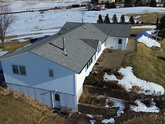 4th image of W3844 650th Ave