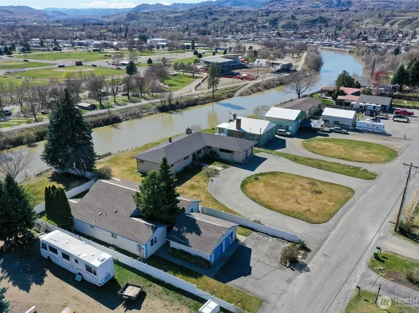 644 Dewberry Avenue E, Omak, WA 98841