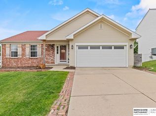 16325 Erskine St, Omaha, NE 68116