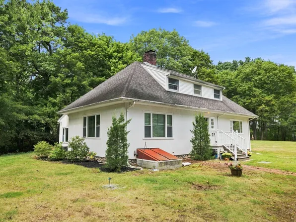 10 Pilgrim Way, East Walpole, MA 02032