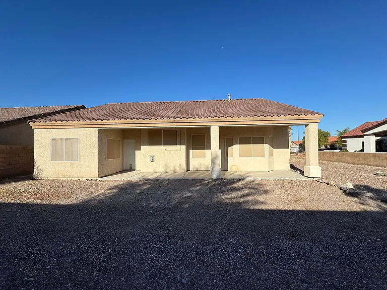 2772 Broadmoor Dr — Photo 34