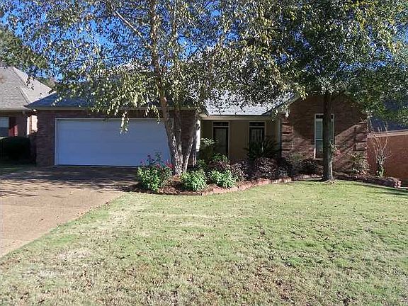 2nd image of 809 W Deerfield Dr