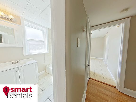 3rd image of 3437 Winnebago St #2F