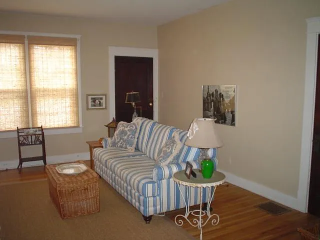 1304 Barret Ave — Photo 7