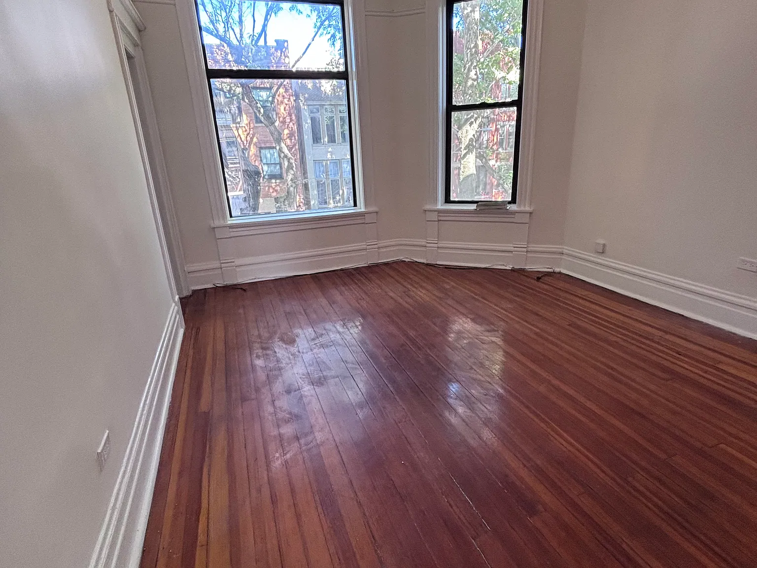 2 bed, 1000 sqft, $2,100 — Photo 2