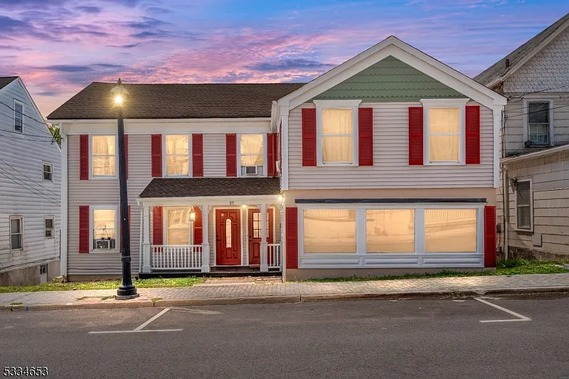 89 Main St #2