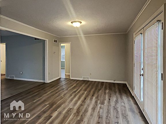 5th image of 2196 Ashland Dr