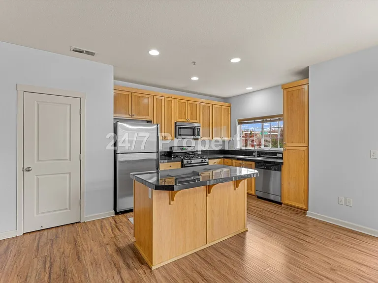 1050 SW 170th Ave #201 — Photo 5
