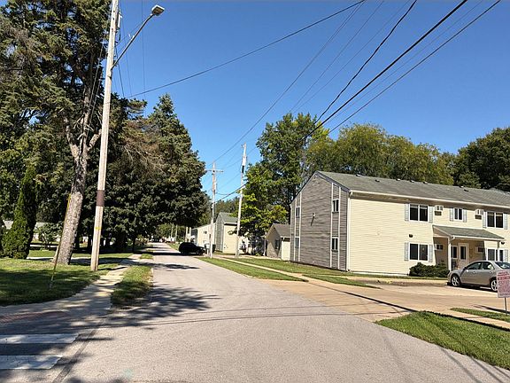 4th image of 145 Hickory St