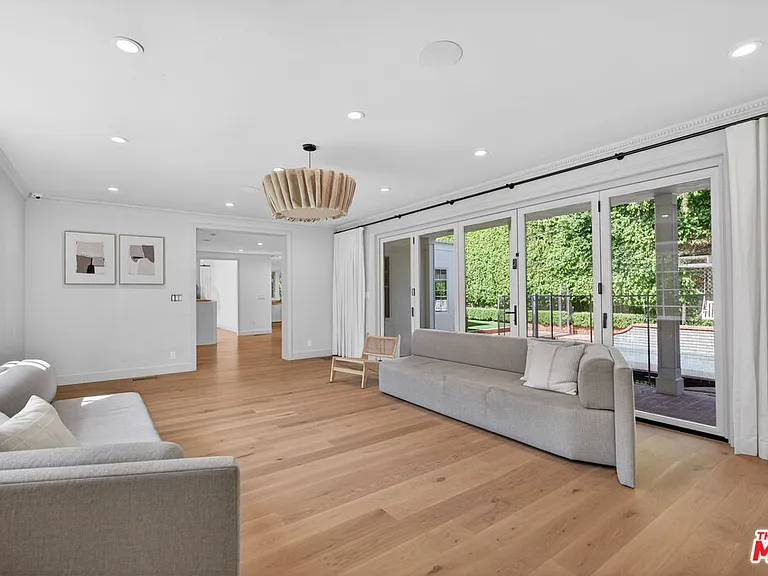 462 Warner Ave — Photo 18