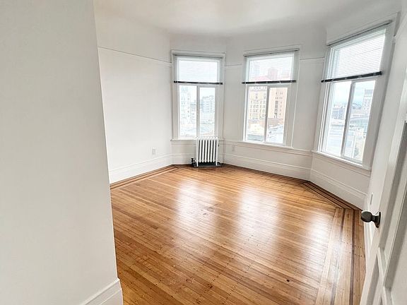 5th image of 961 Pine St APT 19