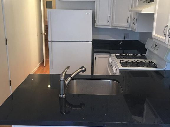 5th image of 16 Bessie St #A