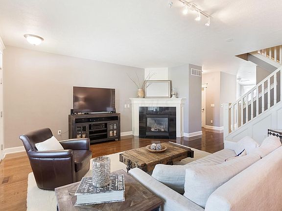 5th image of 3815 Sunshine Ct