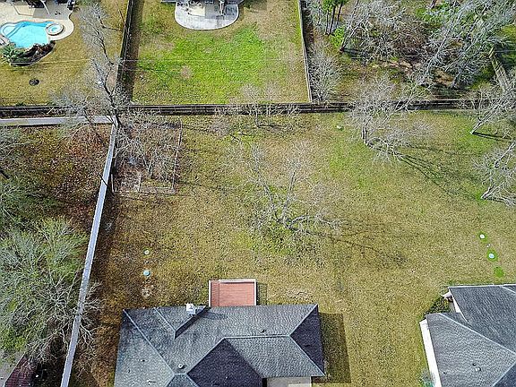3rd image of 407 Mackintosh Dr