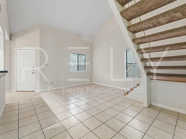 1005 Milford Way #A — Photo 7