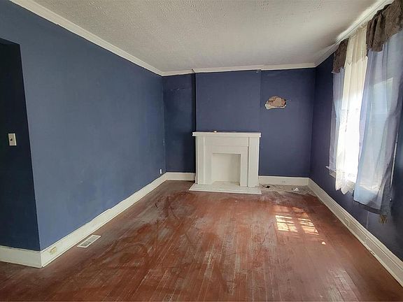 2nd image of 4217 Clarence Ave