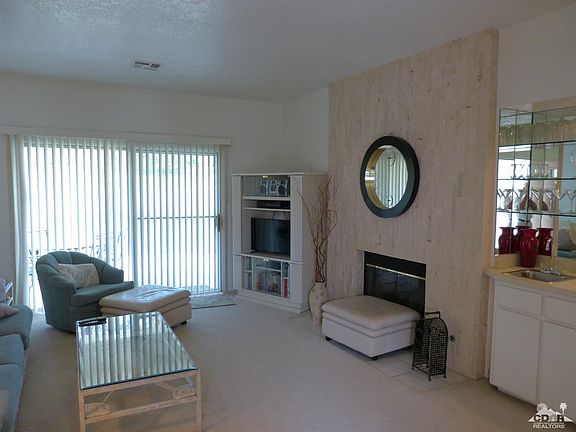 4th image of 495 Desert Falls Dr N