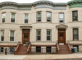 216 Windsor Pl, Brooklyn, NY 11215