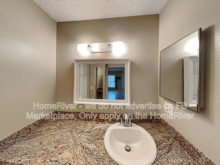 421 Hunter Cir — Photo 9