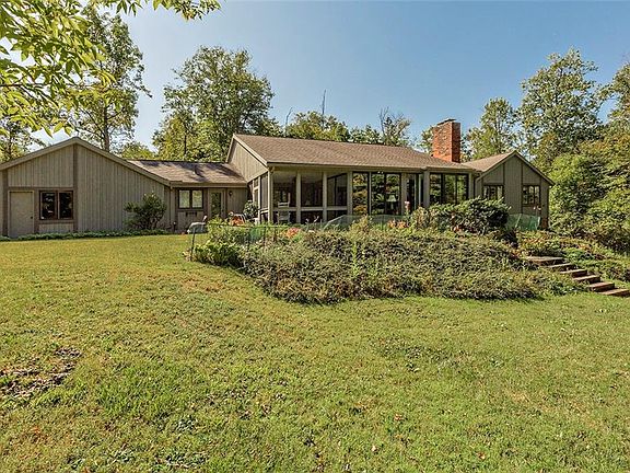 2nd image of 130 Quail Hollow Dr