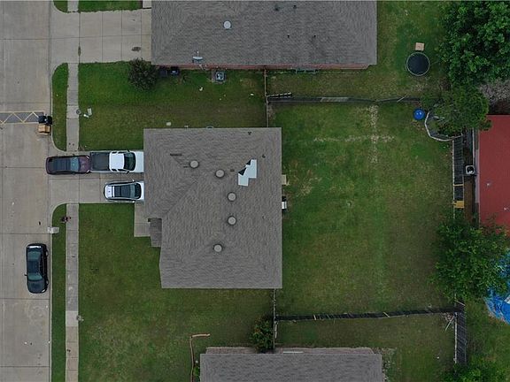3rd image of 4729 Bridlewood Ln