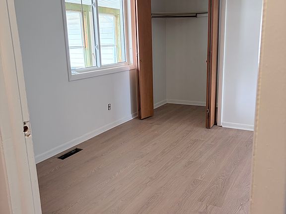 4th image of 602 S Main St APT 1
