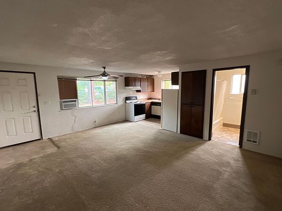 3rd image of 1923 Garden Ave APT 3