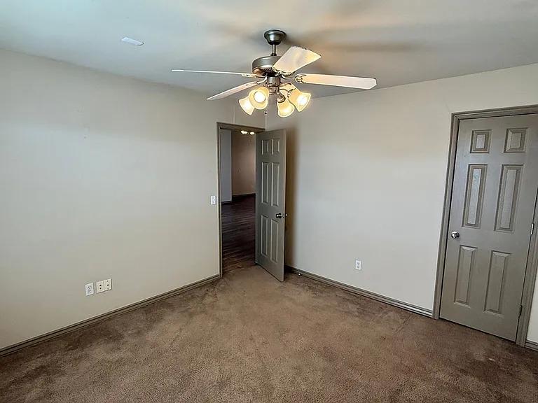 2145 Scissortail Landing Dr — Photo 17