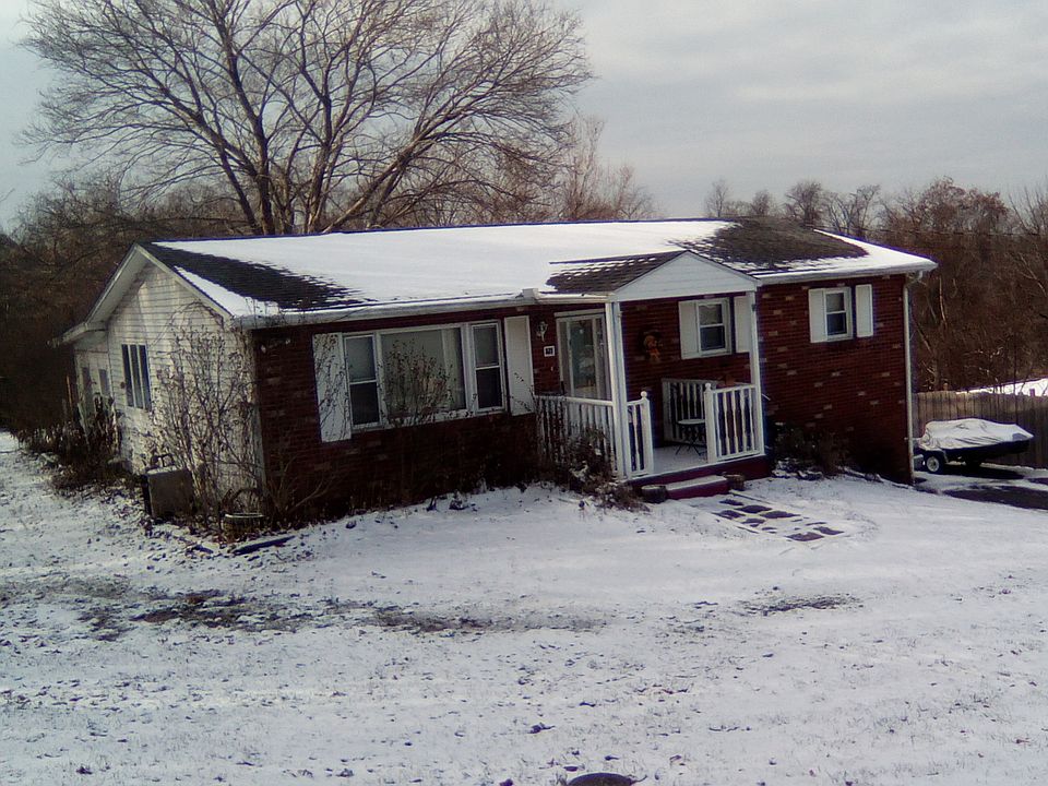 1st image of 371 Chapman Dr W
