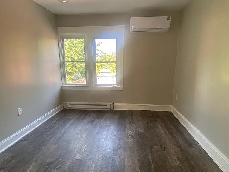 2527 Edgemont Ave — Photo 15