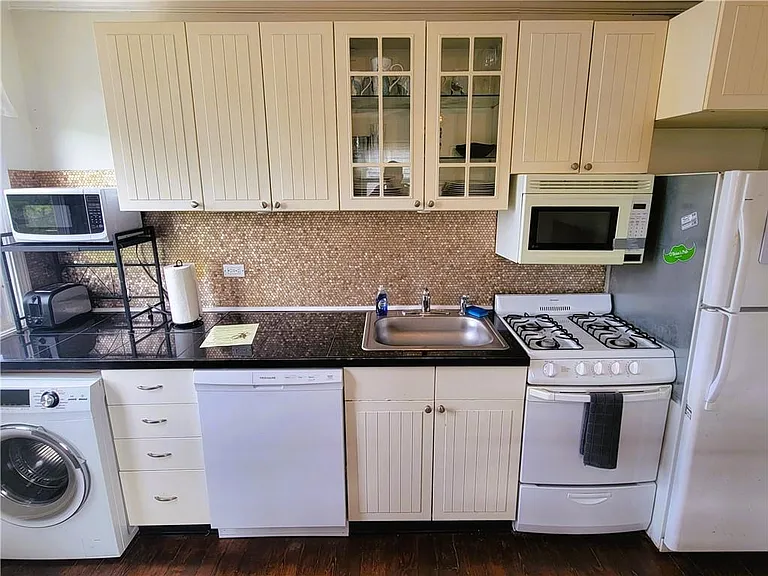 11 Hammond St #3 — Photo 4