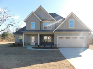 2707 E Point Dr, Opelika, AL 36804