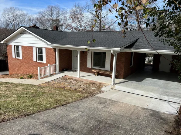 1496 Kennedy Pl, Morganton, NC 28655