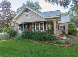 1008 Oak Dr, Breaux Bridge, LA 70517
