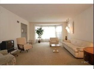 7416 N Rockwell St, Chicago, IL