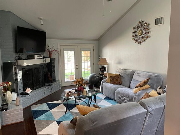 5th image of 2118 Briarcrest Dr
