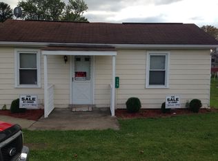 416 Pump Hill Pl, Mount Pleasant, PA 15666